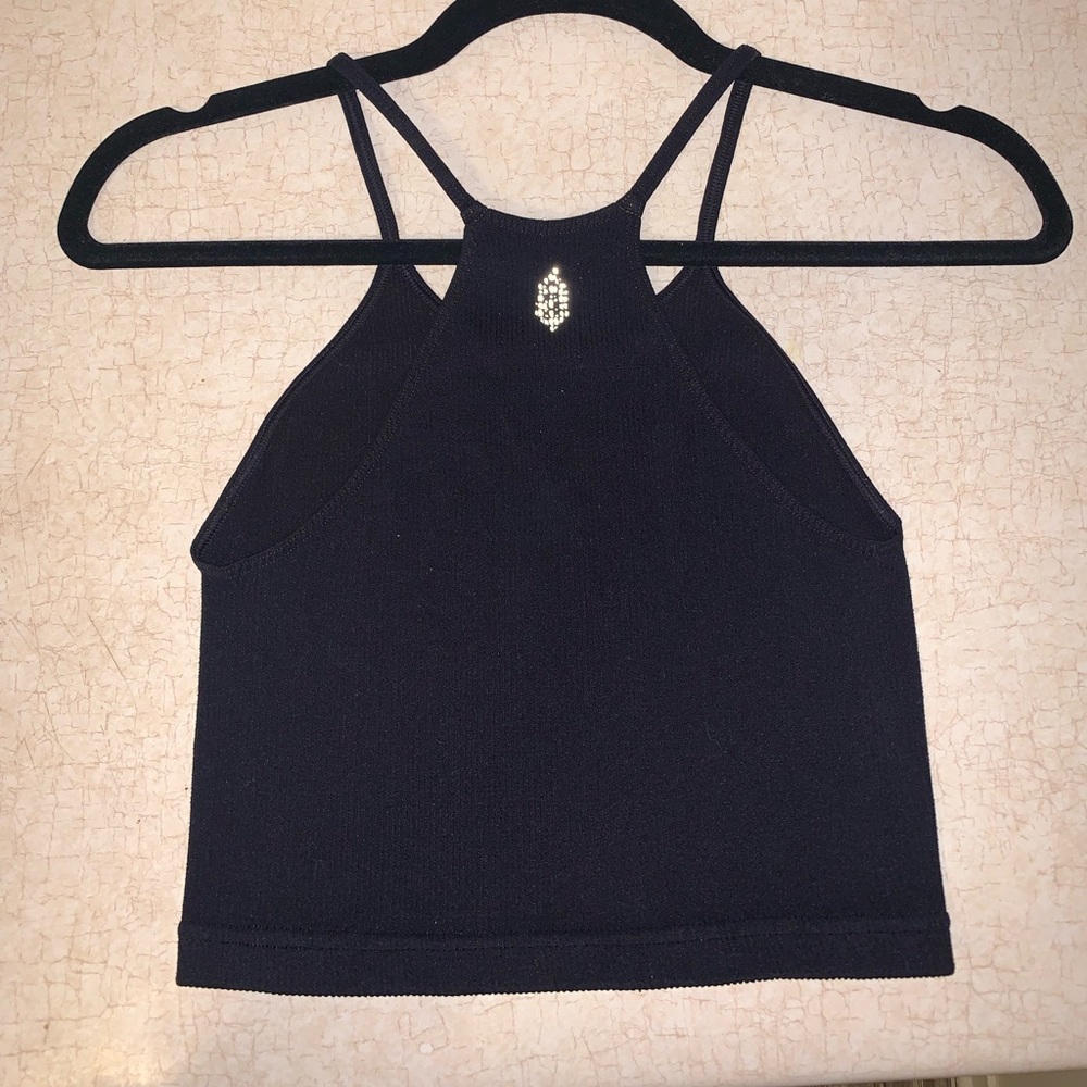 FREE PEOPLE MOVEMENT HAPPINESS RUN CROP SIZE M/L